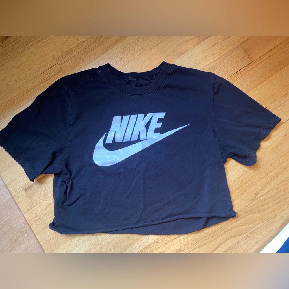 Women’s Small Nike Crop Tshirt